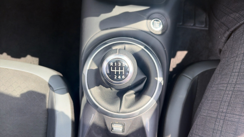 Nissan Juke 1.0 DiG-T 114 N-Connecta 5dr Petrol Hatchback